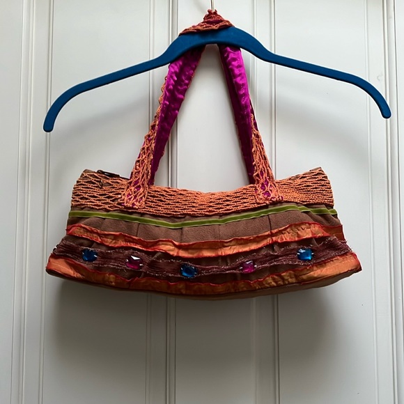 Handcrafted multi-textured purse - Picture 4 of 15